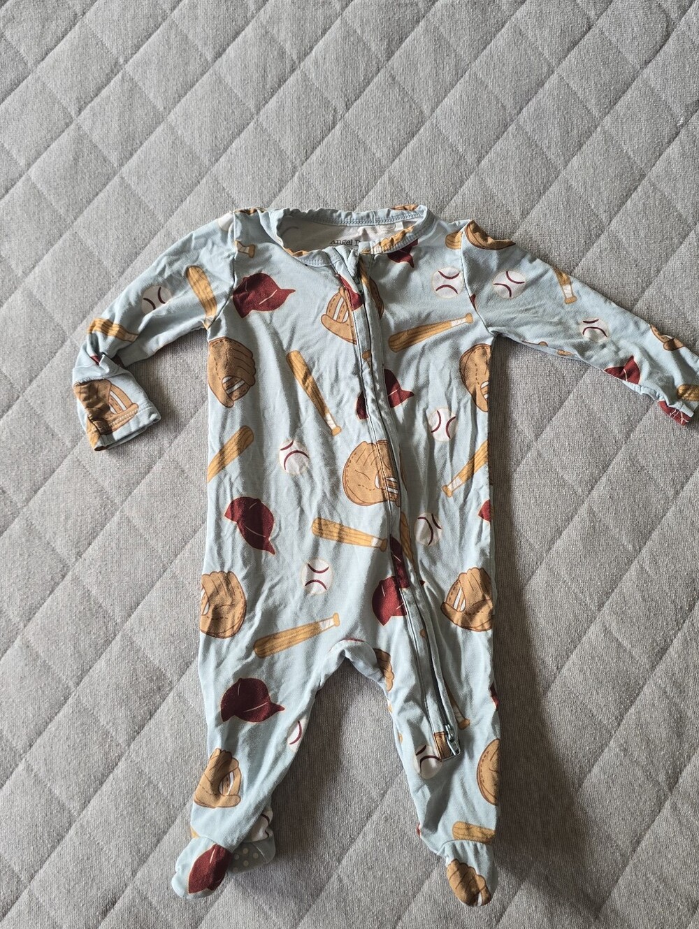 Angel‎ Dear Baseball Zipper Romper Sleeper Size 0-3 months